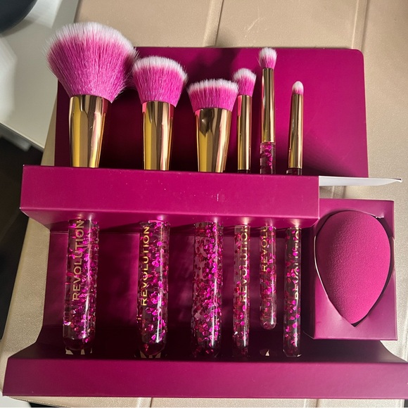 Revolution Other - Revolution Sparkle Pink Makeup Brush Set